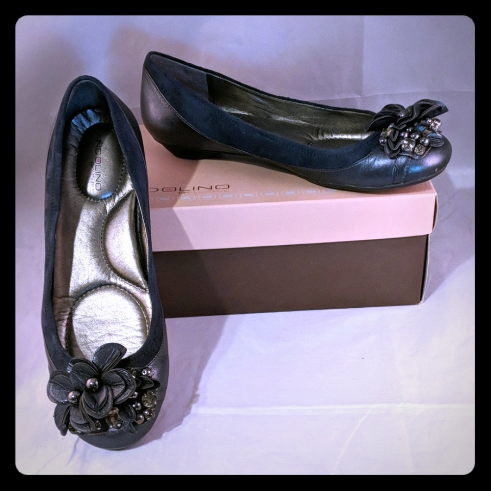 Bandolino blue black comfortable flats 7M